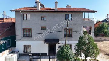 Konya / Meram / Harmancık Mahallesinde 3 Katlı Müstakil Ev