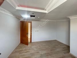 Adliye Arkası 5+1 İskanlı Dubleks Daire Aile Yaşamına Uygun