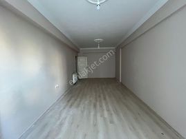 !! Recep Ümit Emlak'tan Esentepe Mahallesinde Eğitimciler Caddesi Üzerinde Fırsat 3+1 Daire !!