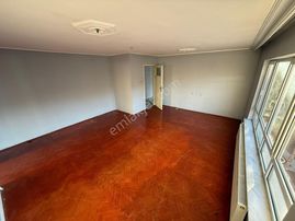 Yunus Emre Caddesi Ve Danışment Göbek Paraleli Katta Ön Cephe