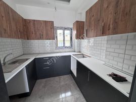 Girne Alsancak'ta Teras Alanına Sahip Satılık 2+1 Daire !!
