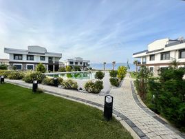 ✨akçay Ay Emlak'tan✨pelitköy'de Denize Sıfır Butik Sitede Yüzme Havuzlu Satılık 1+1 Lüks Daire