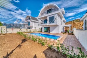 Satılık -villa Kargıcak/alanya 5+1 Lüks Alanya Ve Deniz Manzaralı.!