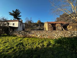 Bodrum Kumköyde Restorasyona İhtiyaçları Olan 2 Adet Taş Ev