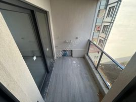 Yüksel'den Kadıköy'de Doğalgazlı Ara Kat 2+1 Fırsat Dairesi !!