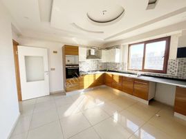 Taha Emlak Tan Dünya Kavşağı Civarında Satılık 4+1 Daire