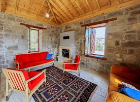 Turyap Altınoluk'tan Adatepe Köyünde Satılık Taş Ev - Villa