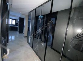 Aşağı Eğlence'nin Göbeğinde Sıfır Bina !