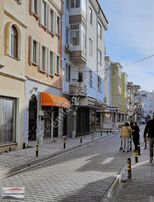 Merkezde, Eski Havra Sokak, Atlas Göz Yanı, Eşyalı 1+0 Daire