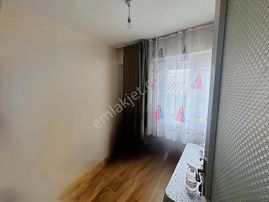 Üçyol Metroya Yürüme Mesafesinde Satılık 3+1 Bakımlı Daire