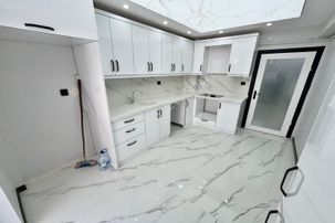 Bağlarbaşı Mahallesi'nde Cadde Üzeri Asansörlü 3+1 Daire!