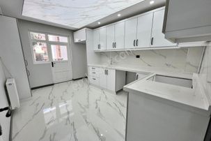 Bağlarbaşı Mahallesi'nde Cadde Üzeri Asansörlü 3+1 Daire!