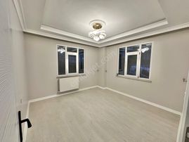 Yunus Emre Mahallesinde Kiralık 2+1 Daire