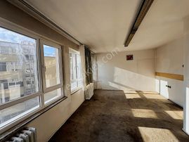 Mithatpaşa Caddesinde Satılık 85 M² Ofis