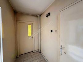 Mithatpaşa Caddesinde Satılık 85 M² Ofis