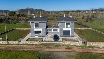 Muğla Menteşe Yenice'de Satılık 4+1 Lüks Villa