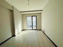 ꧁▇yılmaz'dan▇꧂site İçerisinde Ara Katta Sıfır Yapılı 3+1 Daire