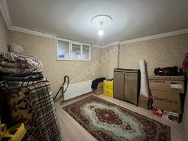 Cumhuriyet Mahallesinde Geniş Satılık 2+1 Daire