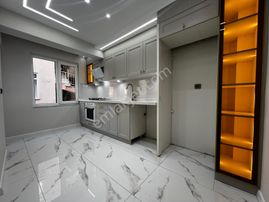 Yiğit'ten Akçayda 3+1 Ebeveyn Banyolu Ara Kat Geniş Modern Daire