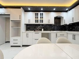 Kuşcağız'da Cadde Üzerinde Full+full Yapılı 3+1 Daire!