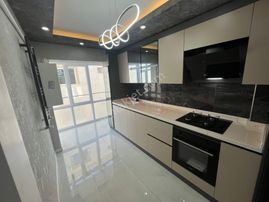 Mç Emlak'tan Mareşal Çakmak Mahallesin'de 3+1 Satılık Daire