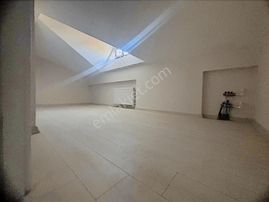 Kuttaş'tan Bahçelide Cadde Üstünde3+1 Ön Dubleks Metro Yakını