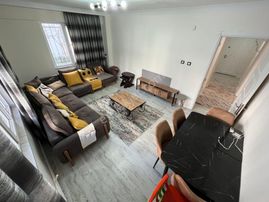 Parstan Sarıkızda Ön Cephe Ayrı Mutfak Giriş Kat Doğalgazlı 2+1