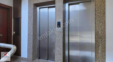 Caddebostanda Merkezi Konumda 3+1 Kiralık Daire