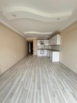 Zeki Emlak'tan Muradiye'de Satılık 2+1 Ara Kat Daire