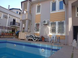 Stop’tan Foça’da Tadilatlı, Havuzlu 4+1 Dubleks Daire