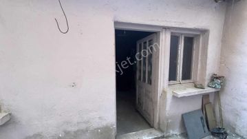 Nova'dan Avukatlar Sokak Mevkiinde Satılık