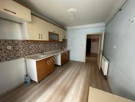 Kanunide Genç Binada Üst Katta Kiralık 3+1