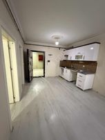 Baran Emlak'tan Avm Civarı 1+1 Daire Satılık'tır.