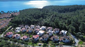 Deniz Ve Doğa Manzaralı Bahçeli İkiz Villa