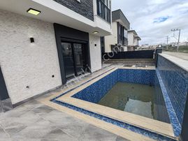 Didim'de 4+1 Denize 500m Yakın Müstakil Villa Ebeveyn Banyolu