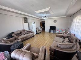 Bağcılar Meram 4 Sitesinde Acil Satılık 4+1 Daire!