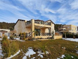World İlkevim'den Çamlıyayla'da Havuzlu Satılık Villa