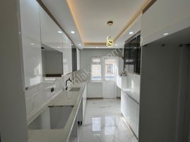 Akşemsettinde 3+1 Full Yapılı Lüx Daire!