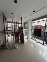 Telsizde Köşe Başı 2 Katlı Kiralık Dükkan