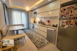 Denizden Akçayda Havuzlu Ebeveynli Otoparklı Satılık 2+1 Daire.