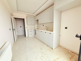 Yıldız'dan Site İçerisinde Ara Kat Şehir Manzaralı 2+1 !!