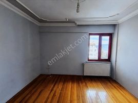 Kariyer'den Satılık Site İçi Arakt Daire