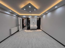 Emlak Center'dan Yarhasanlar Mah Satılık 3+1 Ara Kat Daire