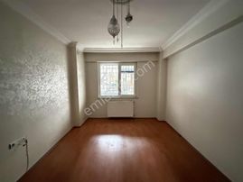 Yeşilova Mahallesi'nde 1 + 1 Yüksek Giriş Daire