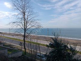 Akçakoca'da Denize Sıfır 6+2 Yazlık Satılık Müstakil Ev