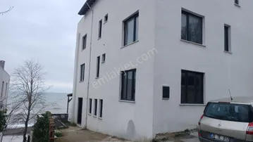 Akçakoca'da Denize Sıfır 6+2 Yazlık Satılık Müstakil Ev