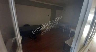 Tahirün Caddesi Yakını 8 Adet 10m² Dükkan