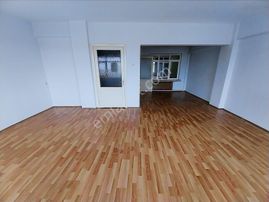 Kurtuluş Balkonlu Geniş 2+1 Kiralık Daire