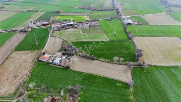 Karaburç Mahallesinde 13.738m2 Satılık Tarla Ve Ev