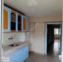 Remax Area'dan Şehir Merkezinde Satılık 2+1 Boş Daire